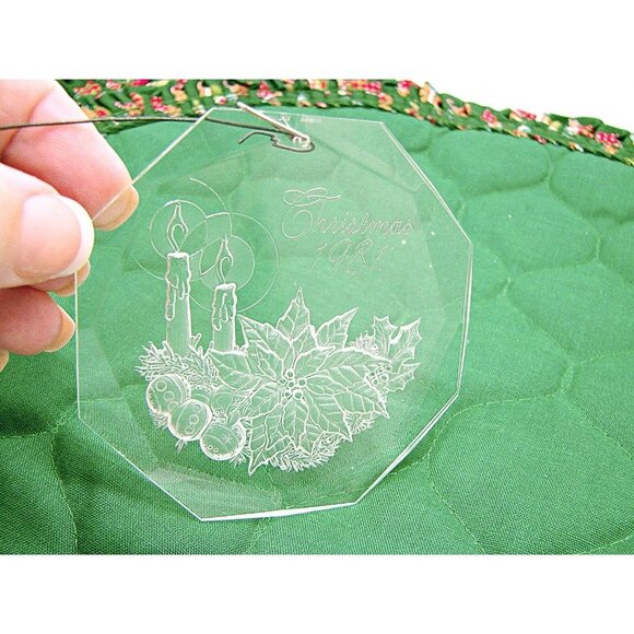 Vintage 1981 Etched Candles Wreath Acrylic Christmas Ornament Holiday Classics - Picture 6 of 9